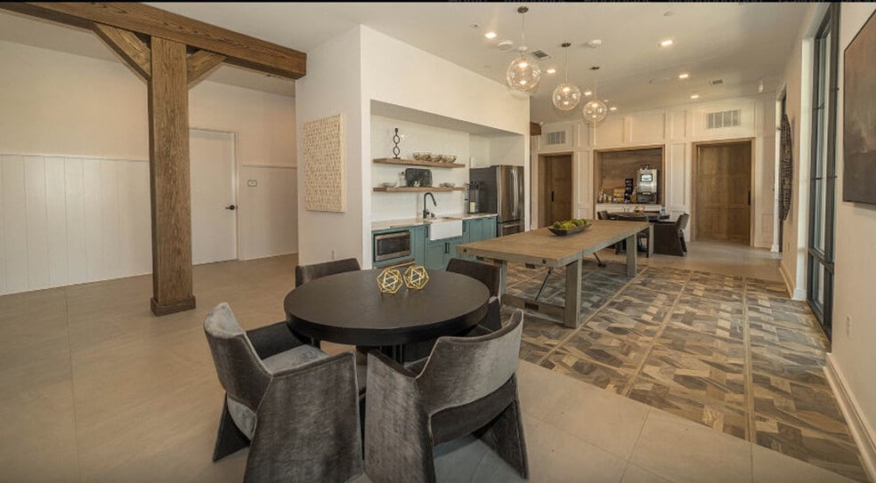 Building Photo - 611 Cooper River Cir