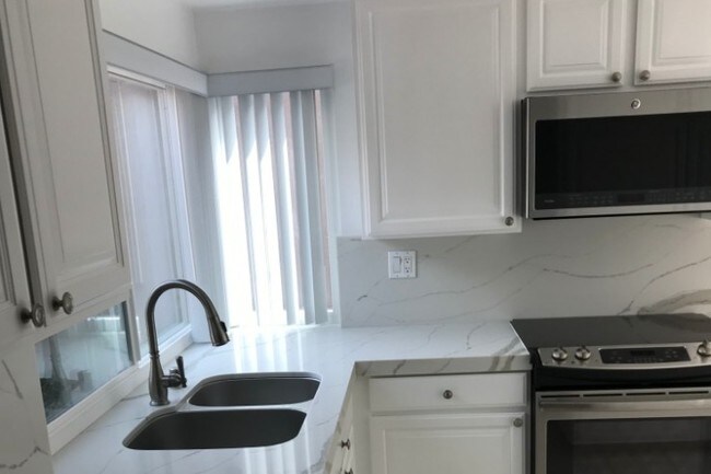 Kitchen - 310 Corsair Way