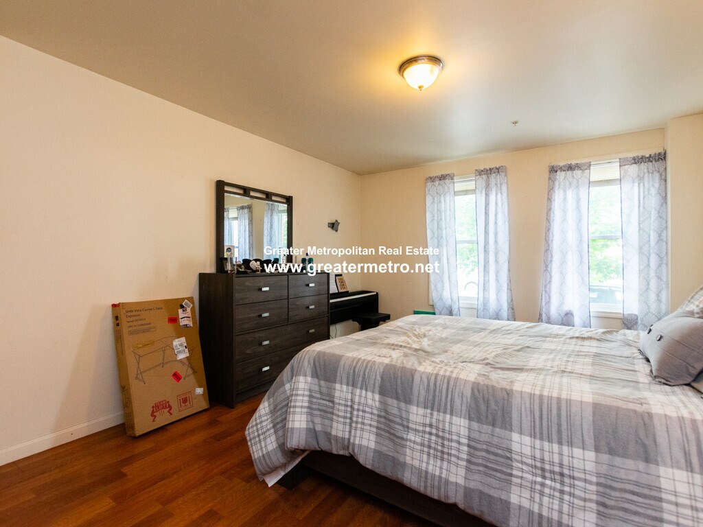 Building Photo - 41 Chelsea St