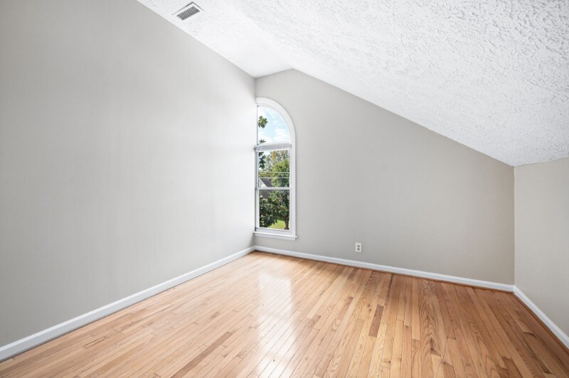 Building Photo - 3600 Burwick Pl