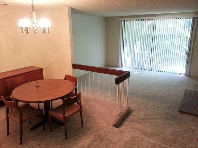Building Photo - 605 Woodside Sierra