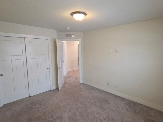 Building Photo - 4 bedroom Sussex home in Village Estates