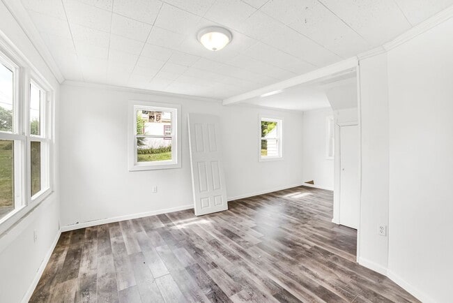 Building Photo - Coming Soon! Charming Cape Cod Near Coloni...