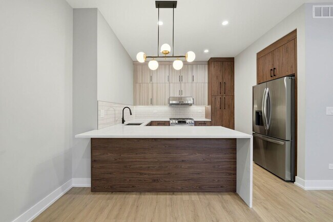 Building Photo - 2355 W Flournoy St