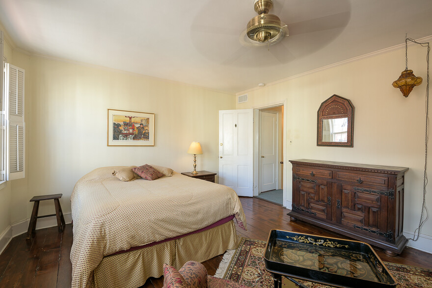 Building Photo - 1310 33rd St NW