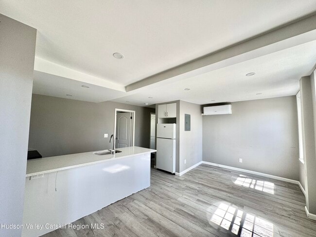 Building Photo - 46 North St