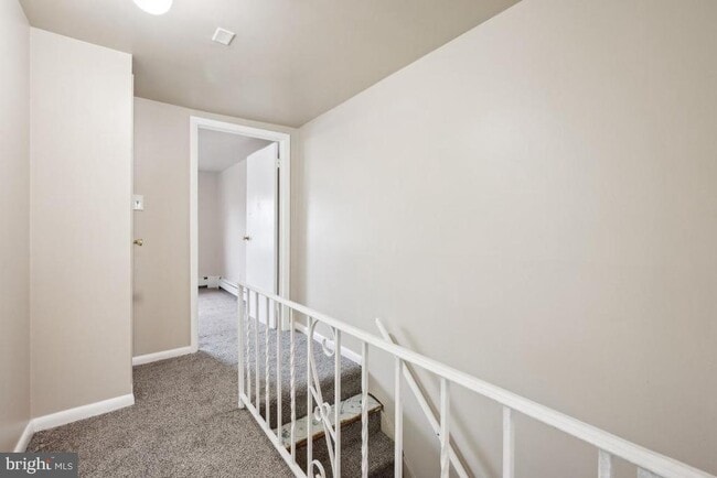 Building Photo - 338 Ridgeway St