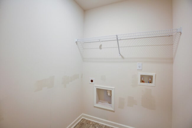 Building Photo - 44 Chastain Cir
