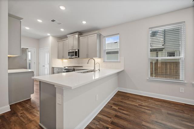 Building Photo - 10838 Downy Cup Dr
