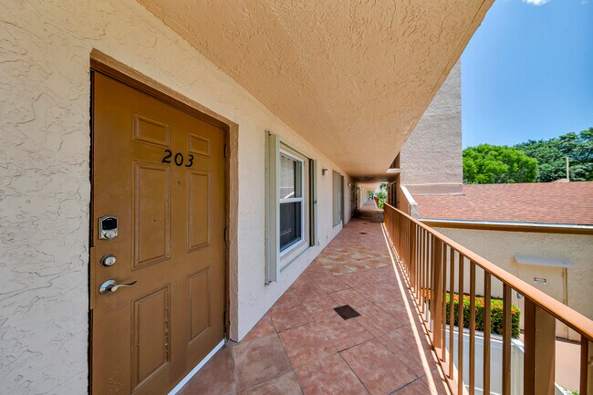 Building Photo - 14623 Bonaire Blvd