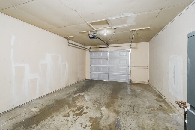 Building Photo - 3478 Hermosa Ct