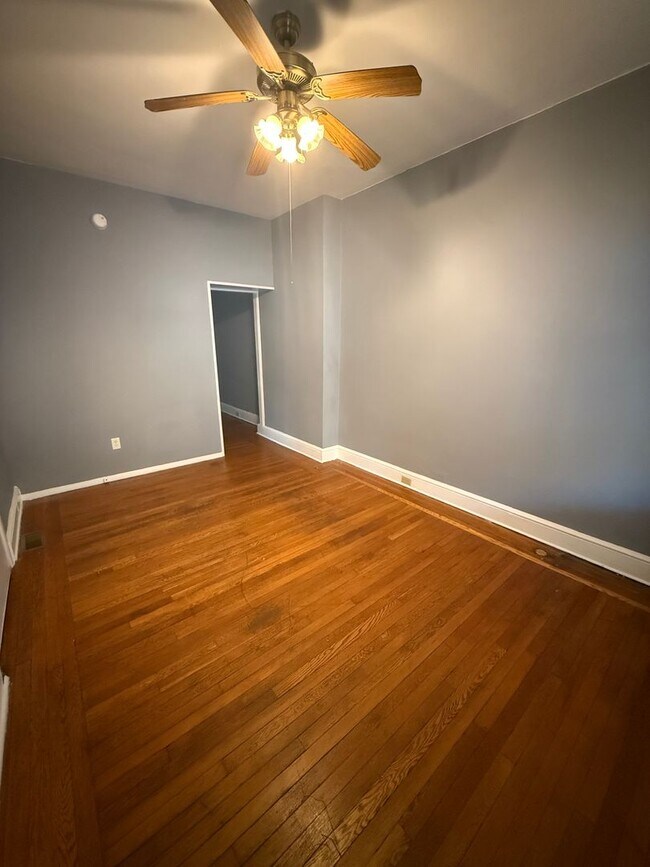 Building Photo - 737 Linden Ave