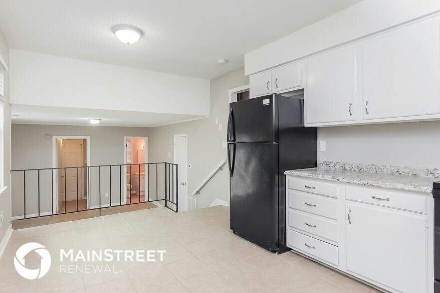 Building Photo - 4905 S Singing Woods Pl