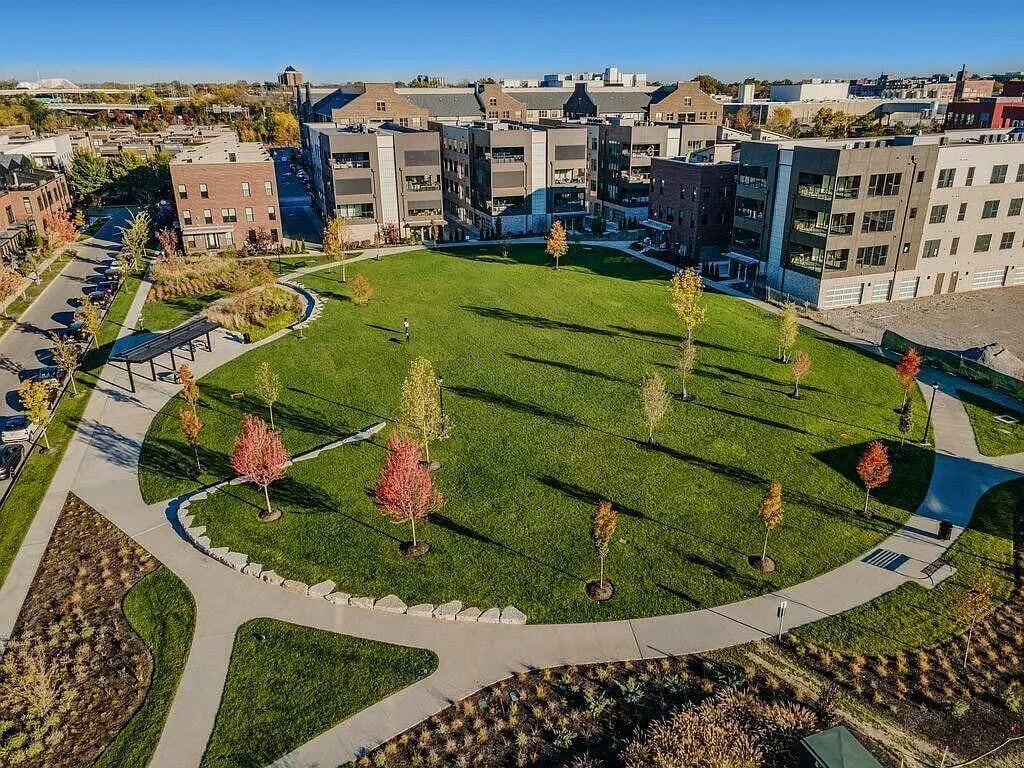 Neighborhood - 751 N 6th St