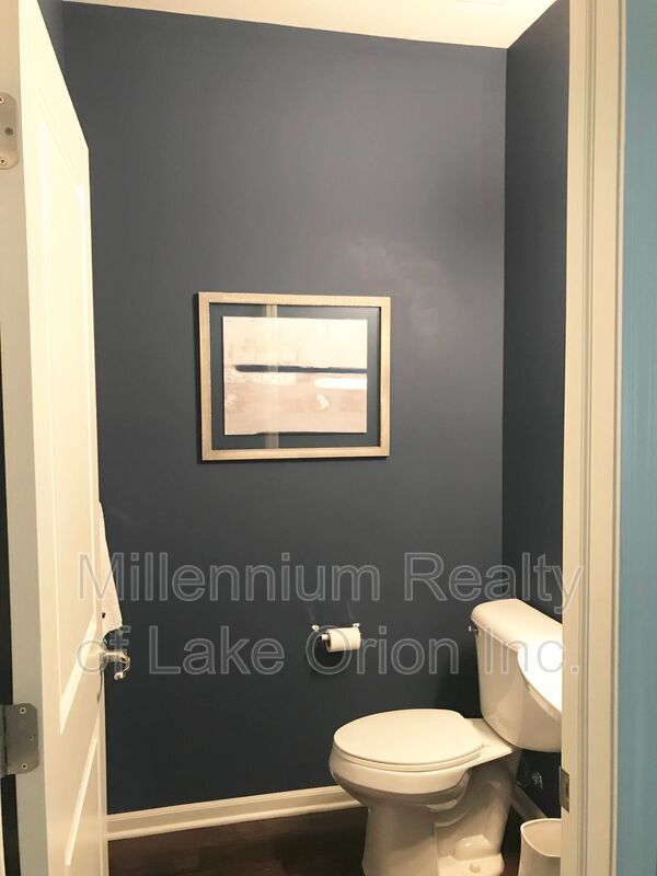 Building Photo - 1061 N Sherman Dr