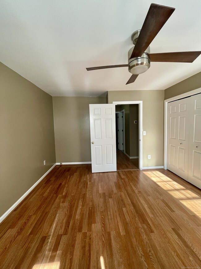 Building Photo - 72 Kingfisher Cir