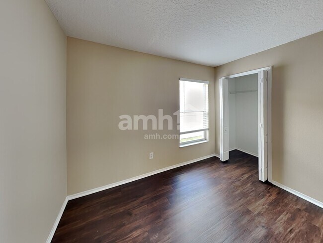 Building Photo - 10524 Walker Vista Dr