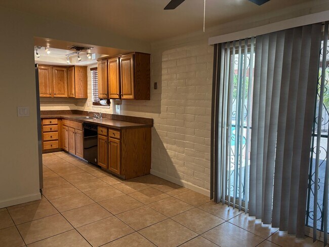 Building Photo - 7481 E Tamara Dr