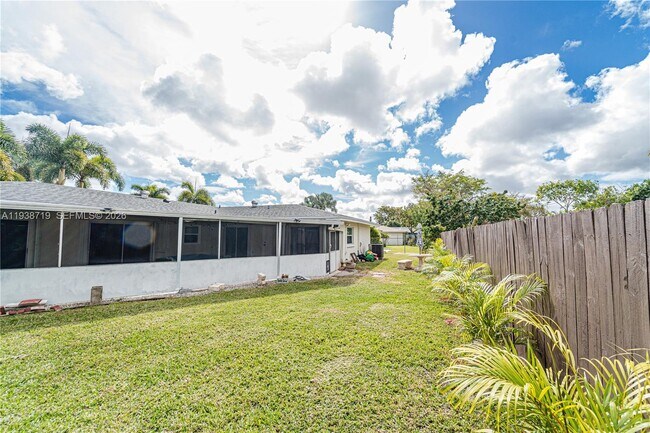 Building Photo - 8107 NW 74th Ave