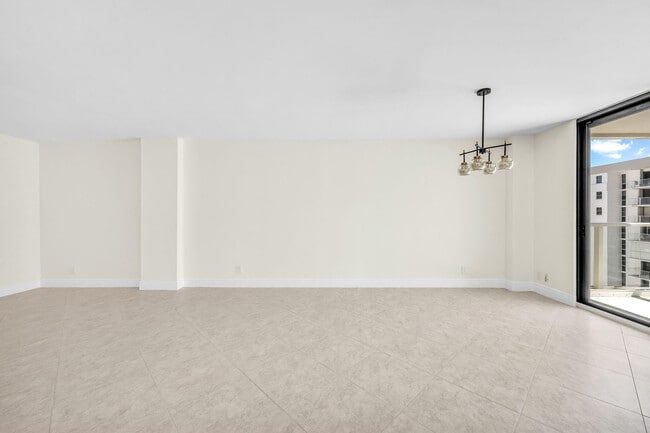 Building Photo - 1000 S Ocean Blvd