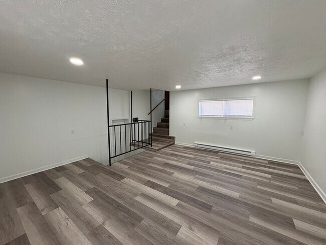 Building Photo - 1409 Kelly St
