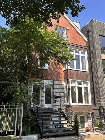 Primary Photo - 2506 N Greenview Ave