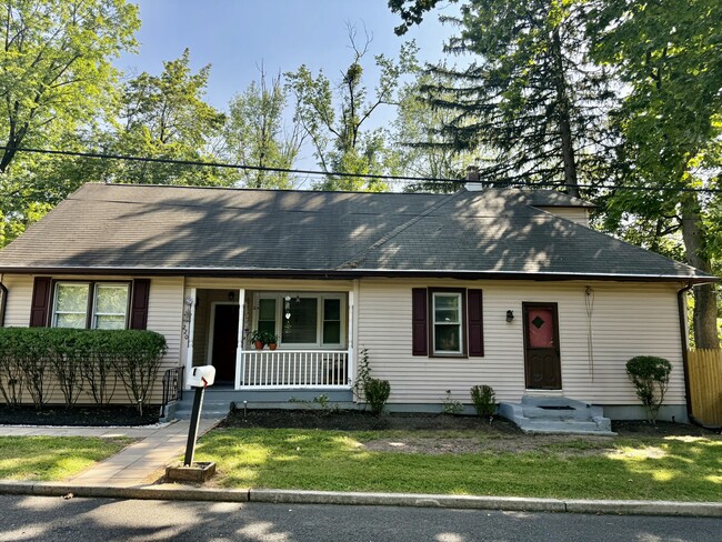 Primary Photo - 220 Johnson Ave
