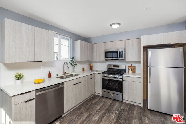 Building Photo - 1522 Cochran Ave