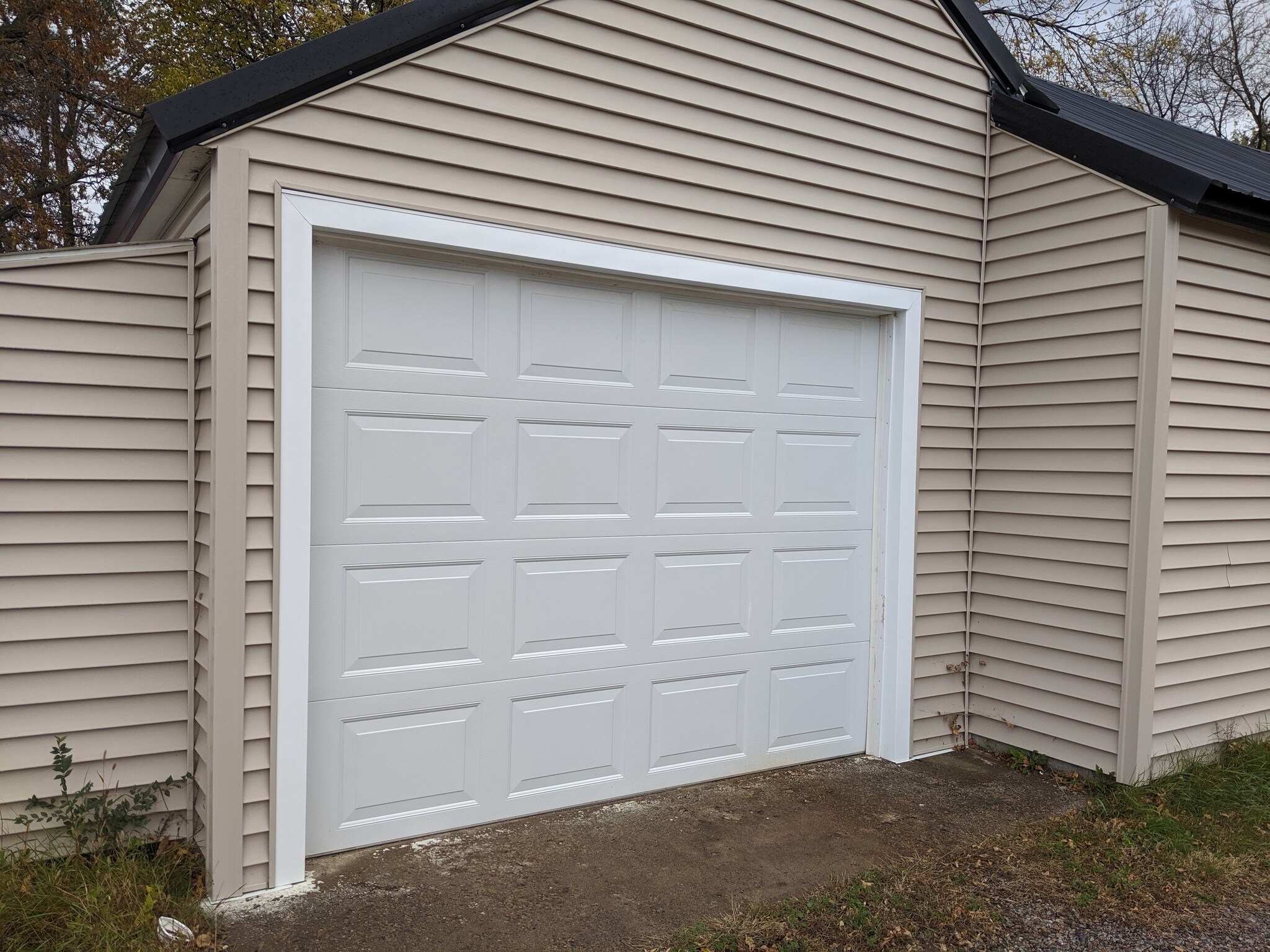 Garage - 17 21st Ave S