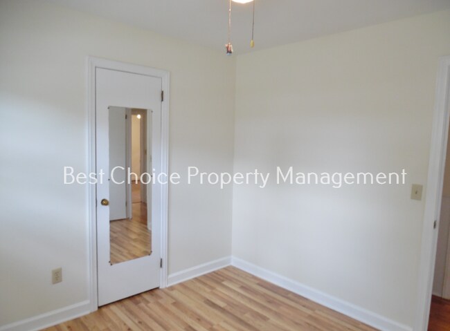 Building Photo - 205 Le Ann Dr