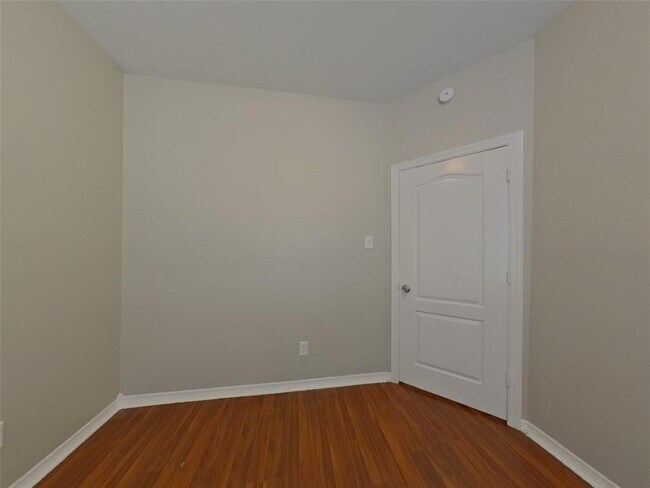 Building Photo - 28818 Hidden Cove Dr