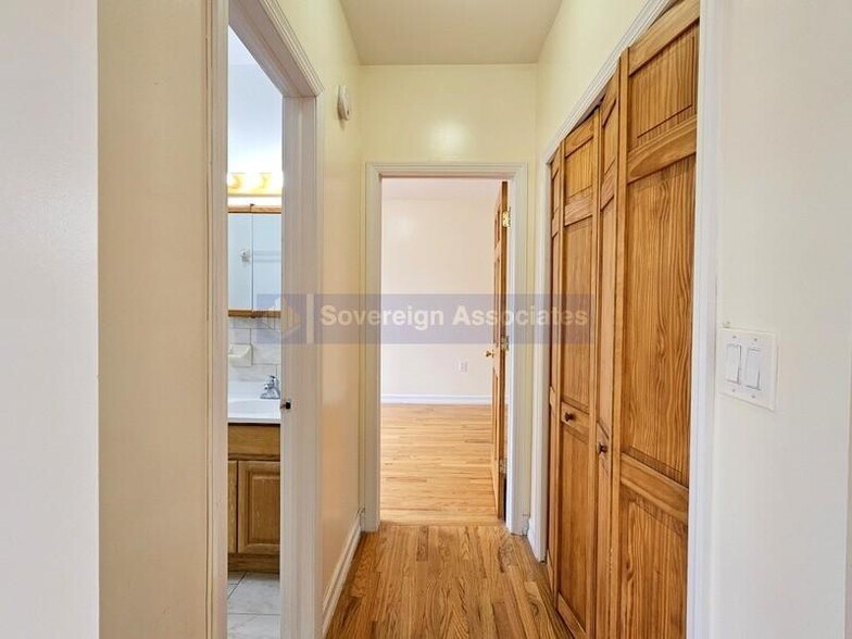 Building Photo - 707 W 171st St