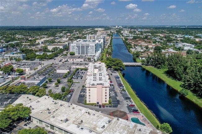 Building Photo - 16465 NE 22nd Ave