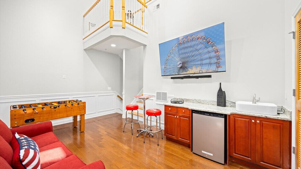 Building Photo - 15 Sumner Ave