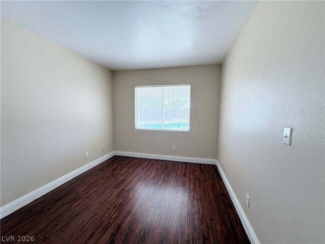 Building Photo - 1613 Crystal Chimes Dr