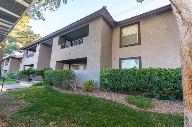 Building Photo - Charming 1 Bedroom Condo