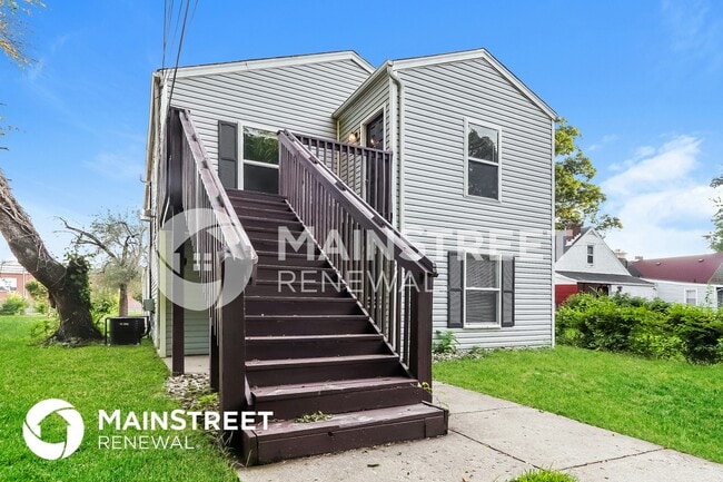 Building Photo - 2913 Dumesnil St