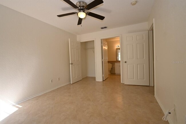 Building Photo - 36009 Deer Creek Dr