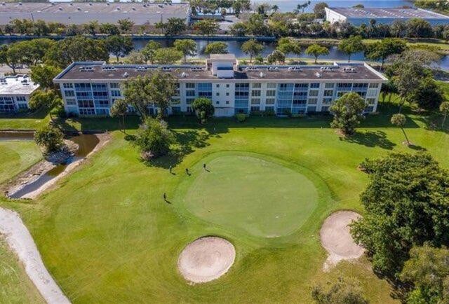 Building Photo - 565 Oaks Ln