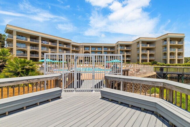 Building Photo - 100 S Spooky Ln