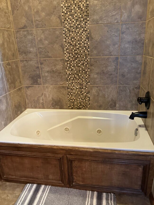 Building Photo - 3408 Enclave Ln