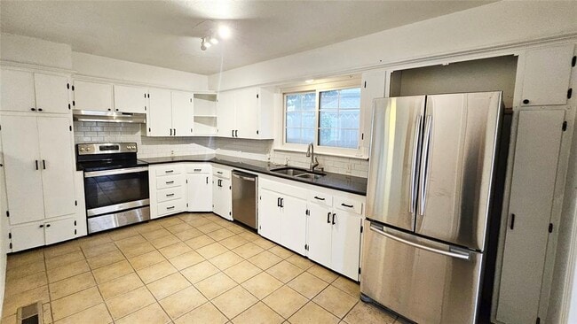 Building Photo - 2108 NW 25th St