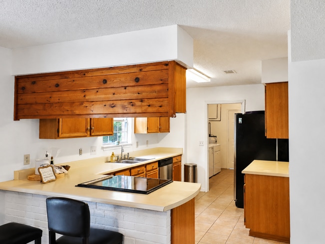 Building Photo - 4008 Breezy Hill Ln