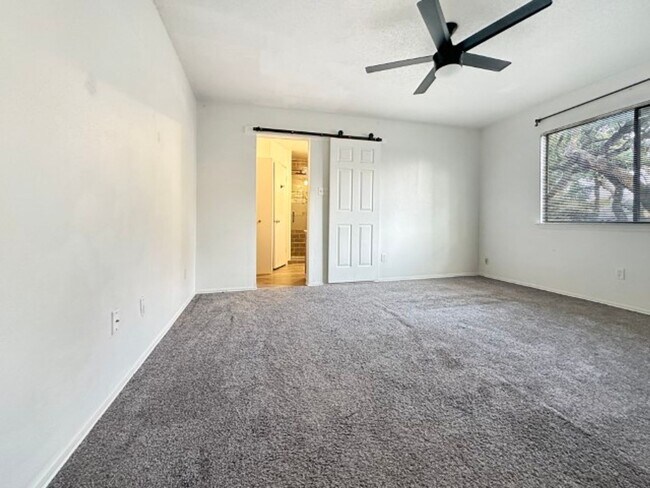 Building Photo - Northwest Crossing Neighborhood.