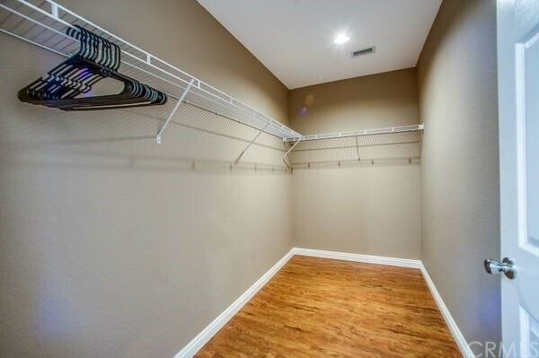 Building Photo - 606 E Orangewood Ave