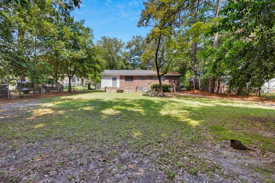Building Photo - 2900 Holt Dr