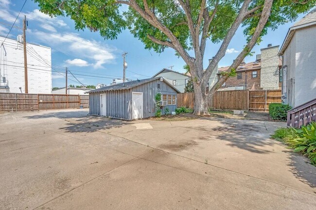 Building Photo - 3912 Rawlins St