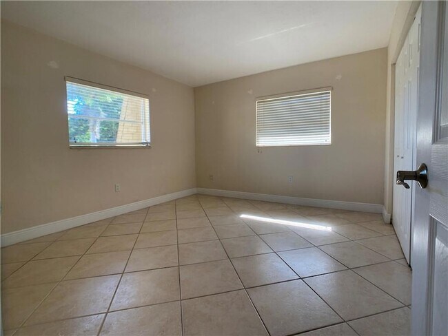 Building Photo - 8601 SW 94th St