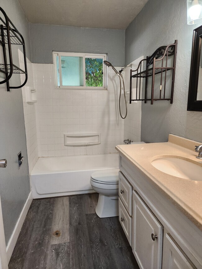 bathroom - 1994 Baugh St