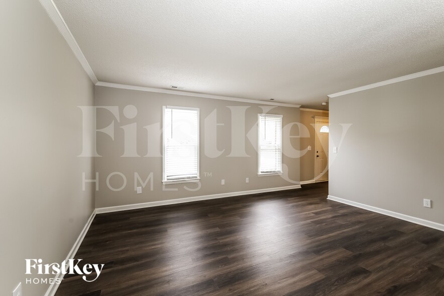 Building Photo - 4202 Hounds Run Dr